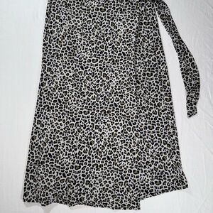 Leopard print Wrap Midi Skirt Size Small